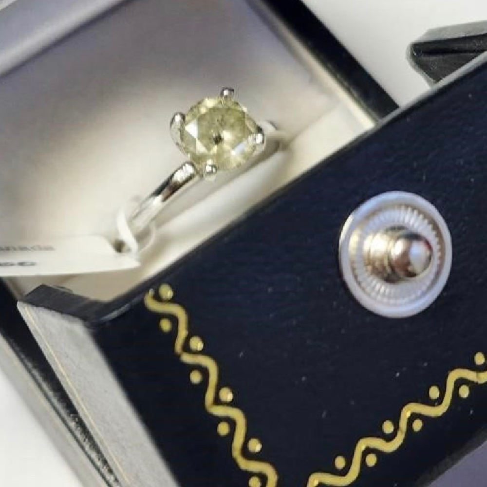 1.1ct Diamond Ring 14kt Gold Diamond does have inclusions